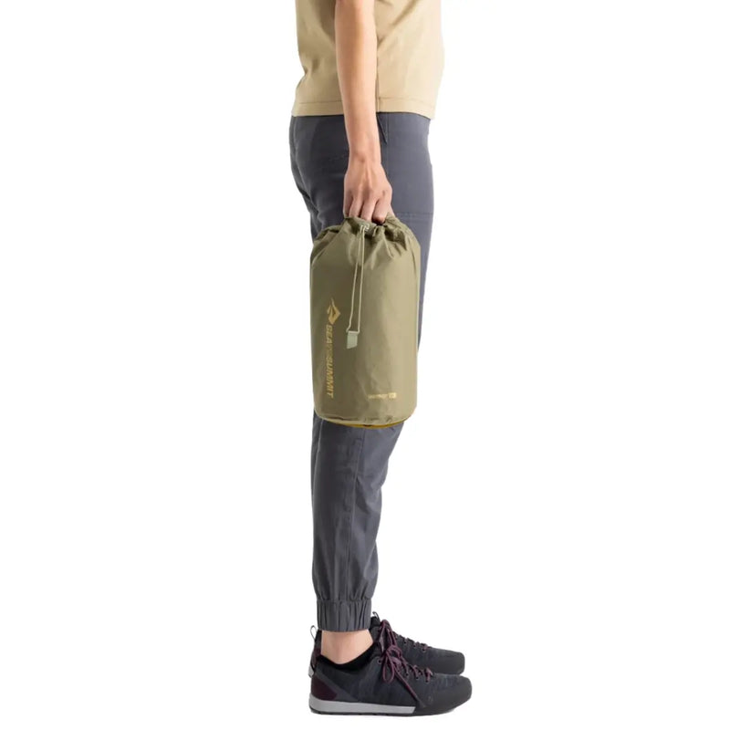 Lightweight, bluesign® APPROVED recycled 70D Nylon fabric with a PFC-free DWR finish