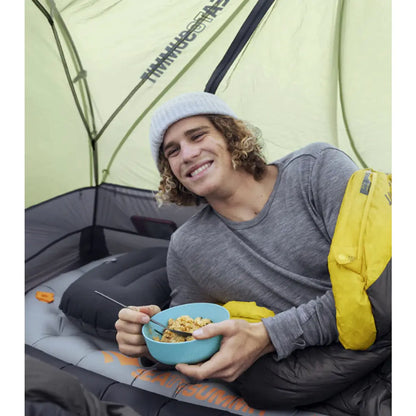 Vertical sidewalls minimize the chance of a food spill