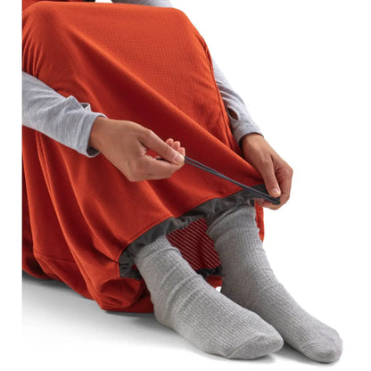 Drawcord footbox can be opened or closed for optimal comfort 