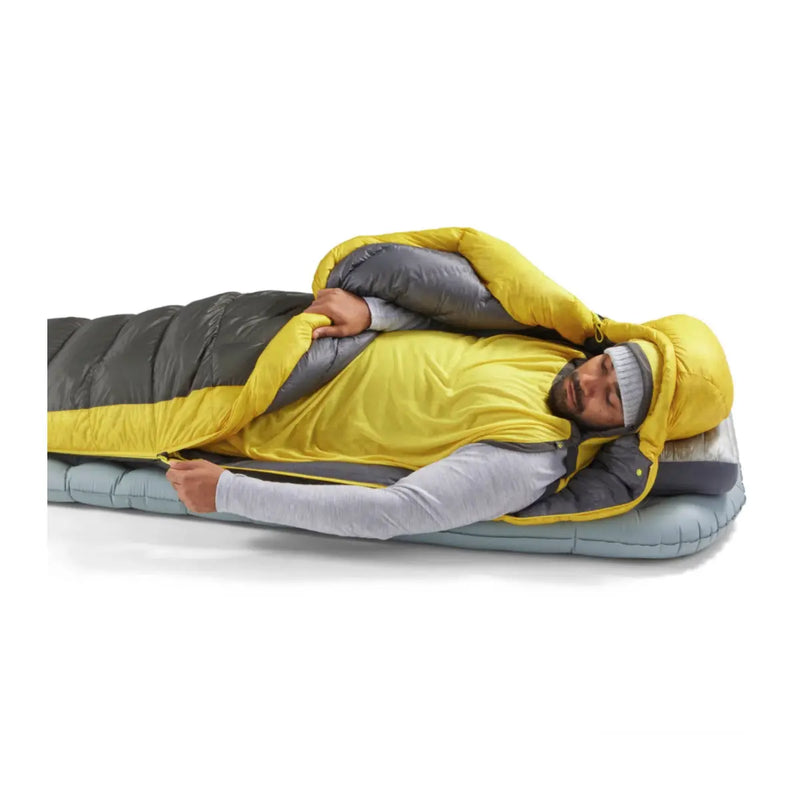 the Spark is constructed with a technical hood and zipper draft tube to retain warmth