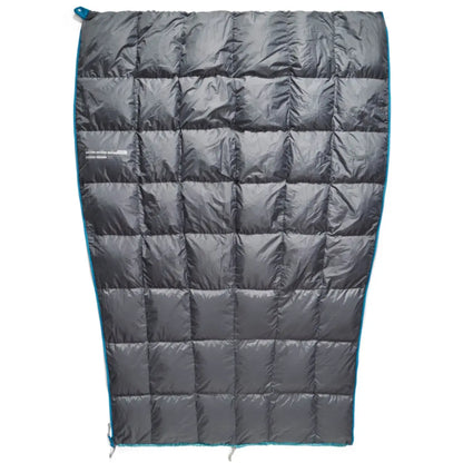 The full-length zipper can be opened to turn the Traveller into a quilt