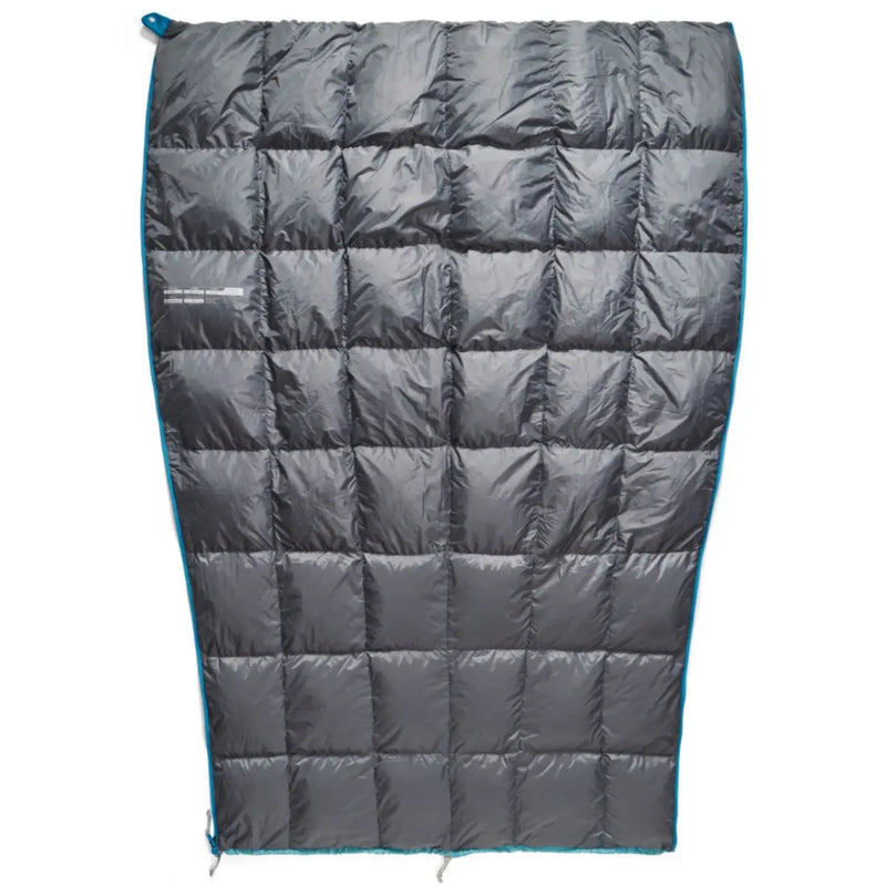 The full-length zipper can be opened to turn the Traveller into a quilt