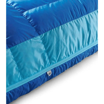 Includes a recycled 20D polyester shell with a non-PFC DWR finish blocks wind and moisture