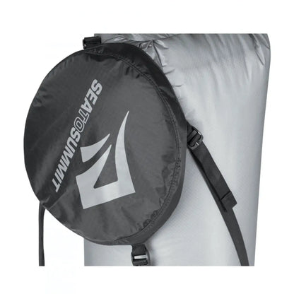 Waterproof non-wicking roll-top closure with lid and four straps for compression