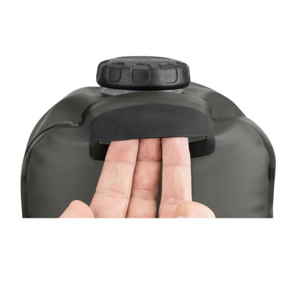 Low-profile fill-handle for one-handed manageability