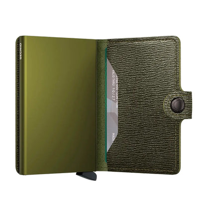 Flicking a button on the side of the Card Protector will reveal your cards in steps, so you can see all your cards at once