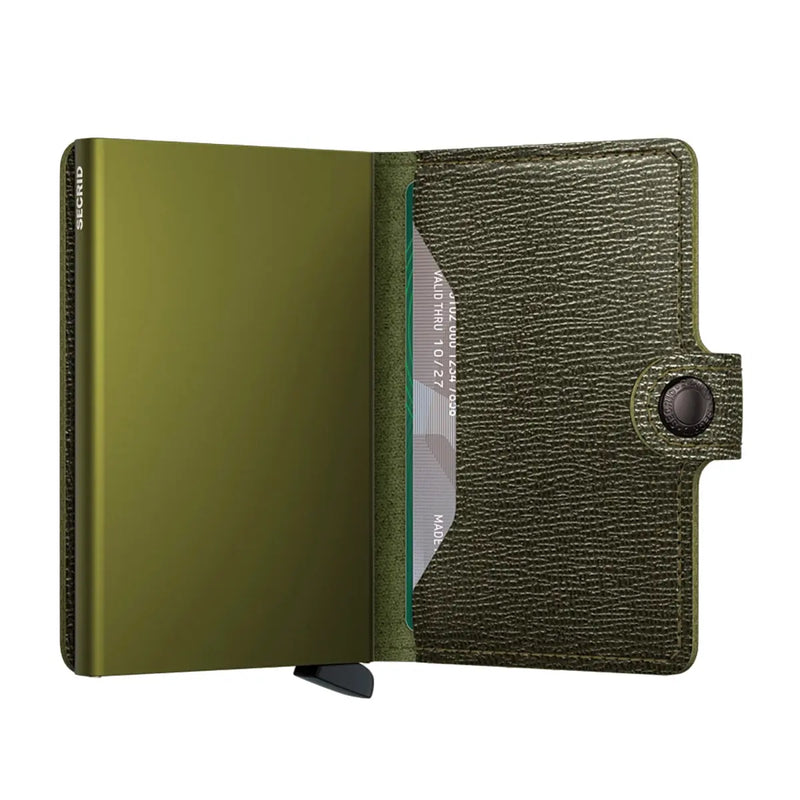 Flicking a button on the side of the Card Protector will reveal your cards in steps, so you can see all your cards at once