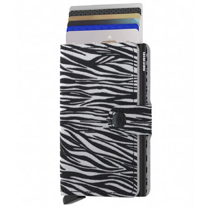 Flicking a button on the side of the Card Protector will reveal your cards in steps, so you can see all your cards at once