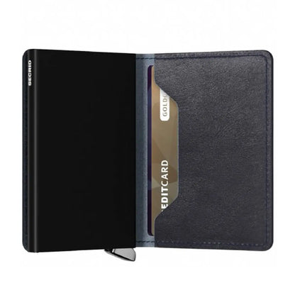 Basco leather wallets are tanned by Tuscan leather artisans. La Bretagna, a family-owned business, is a pioneer in the sustainable production of vegetable-tanned leather.