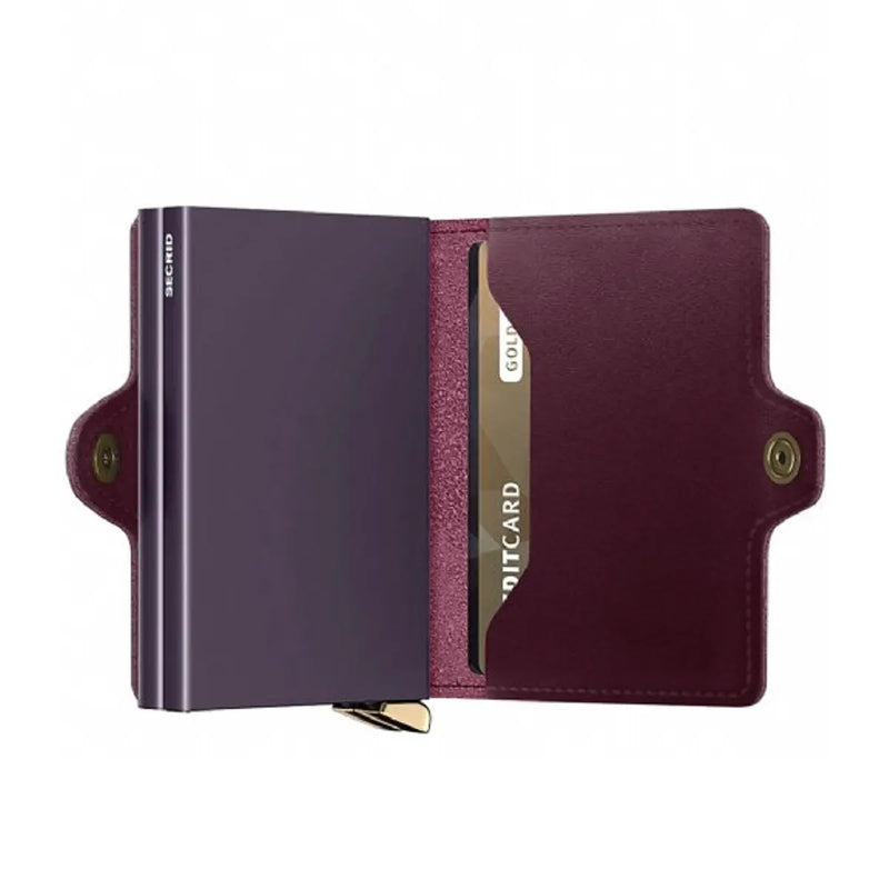 Protects cards against unwanted readings of Radio Frequency Identification technology