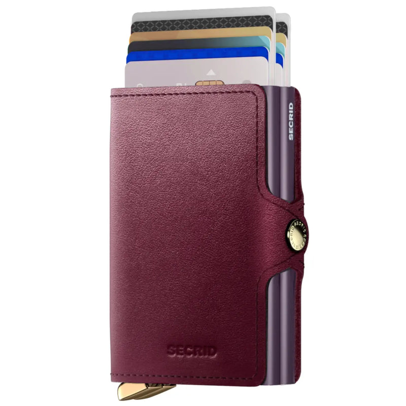 Flicking a button on the side of each Card Protector will reveal your cards in steps, so you can see all your cards at once