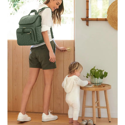 With the Forma backpack, function meets fashion to take you from birth to toddlerhood