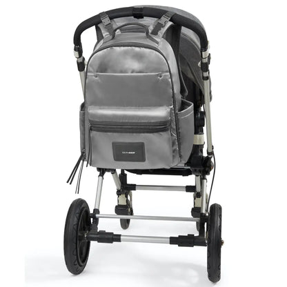 Built-in stroller straps