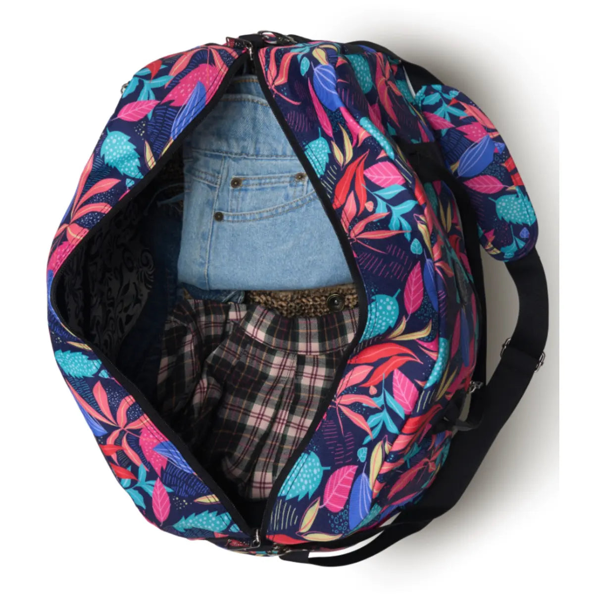 Large main compartment