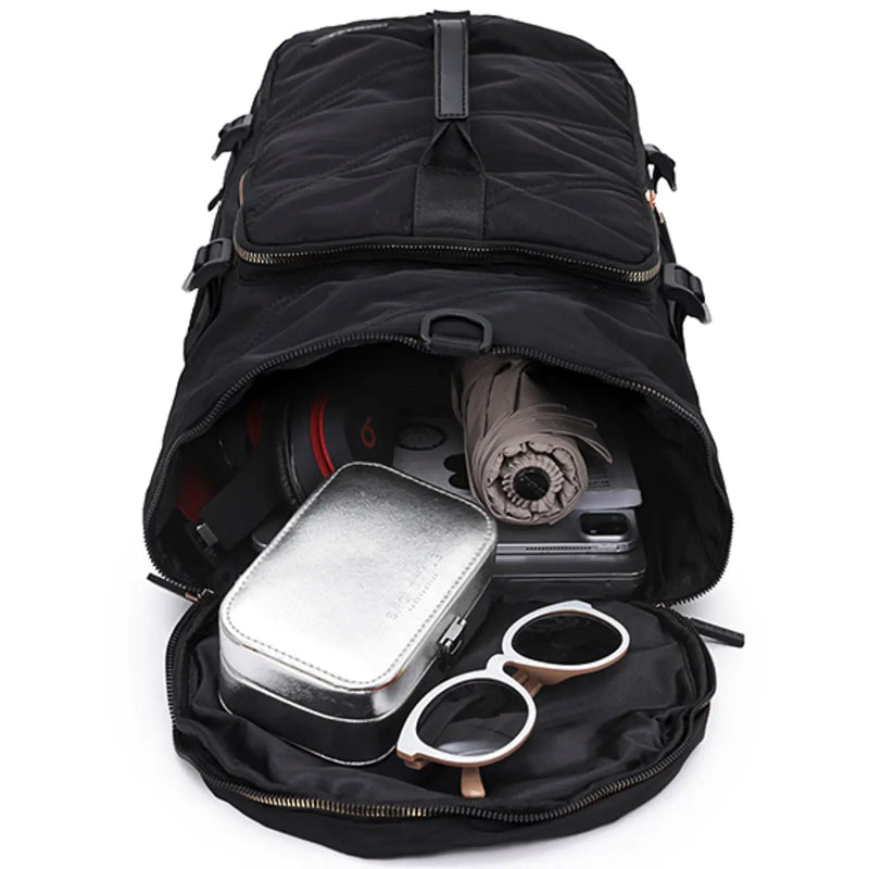 Zippered front pocket