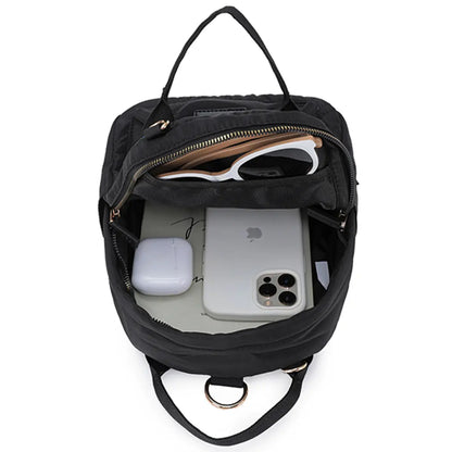 Spacious interior with internal pocket