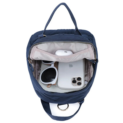 Lightweight tote bag with spacious interior