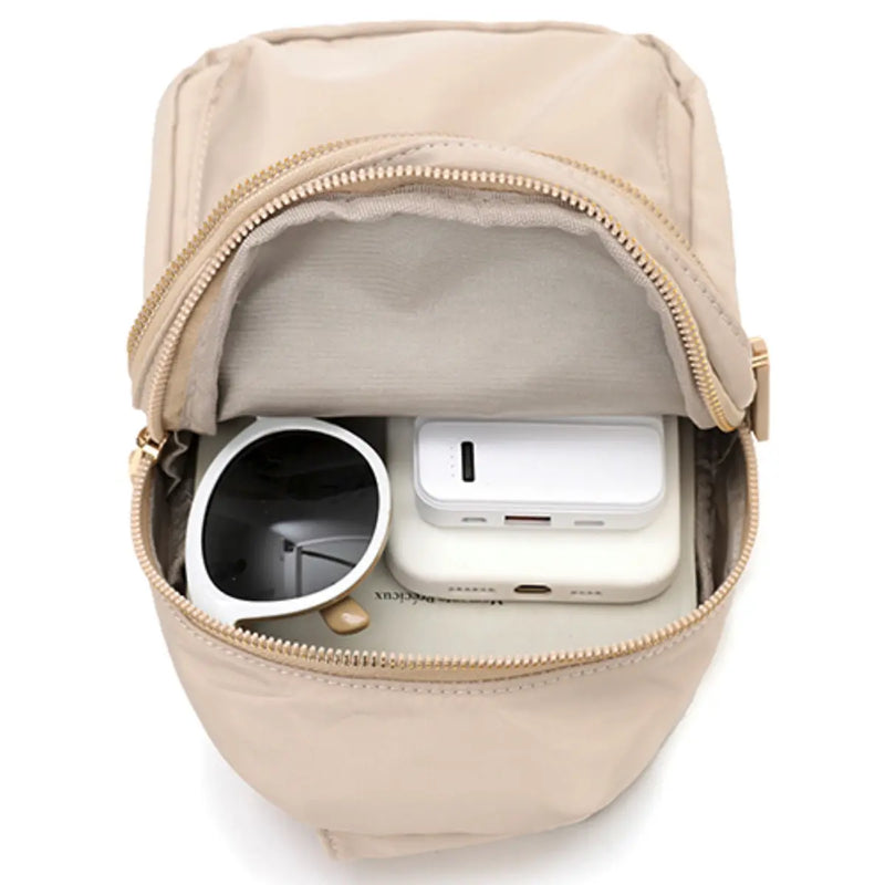 Spacious main compartment