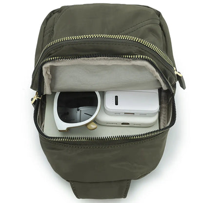 Spacious main compartment