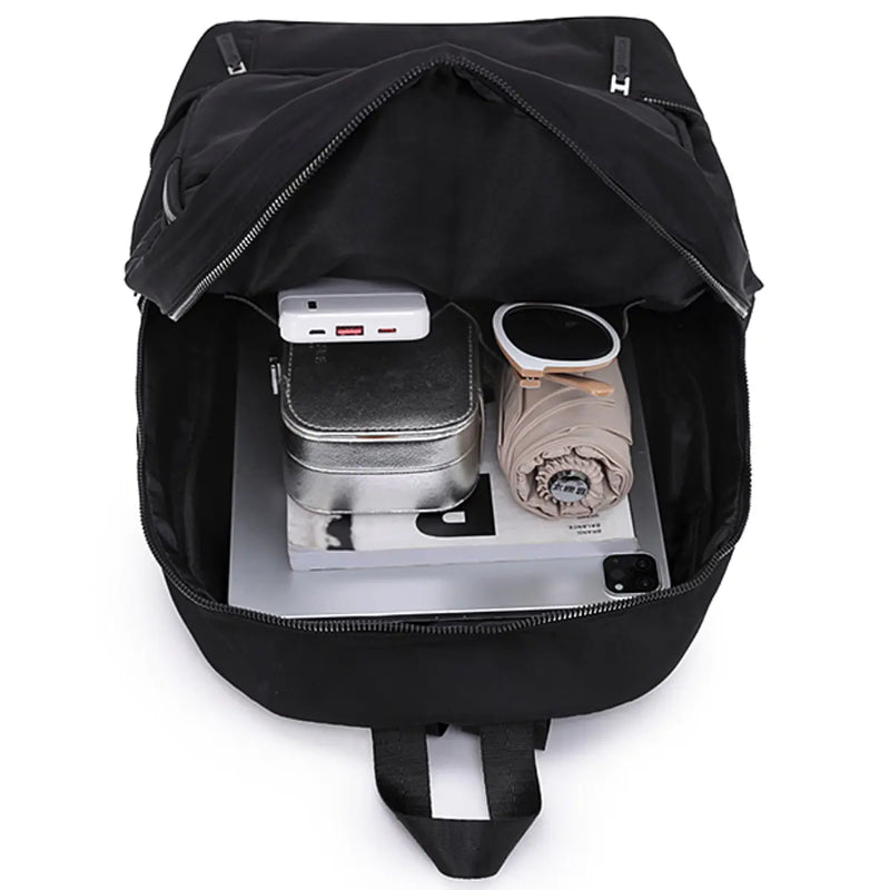 Spacious interior with internal pockets