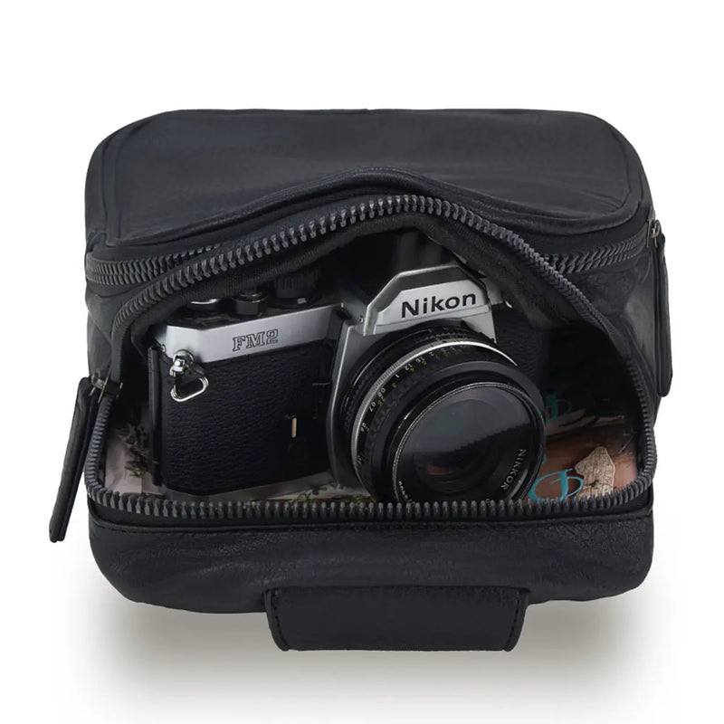 Two main zippered compartments