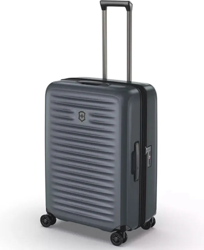 tu-victorinox-airox-advanced-69-cm-medium-hardside-suitcase-storm front view for size comparison