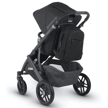 Easy attachment to stroller with included stroller straps