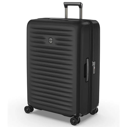 Swiss Engineered top and side handle ensures easy handling