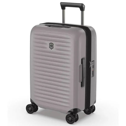 Swiss Engineered top and side handle ensures easy handling