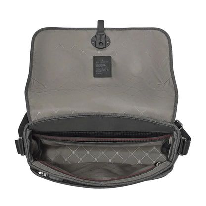 Features special magnetic closing system for easy and secure locking