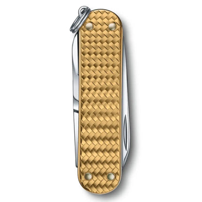With durable Alox scales in a striking woven design, in five stylish and modern colors