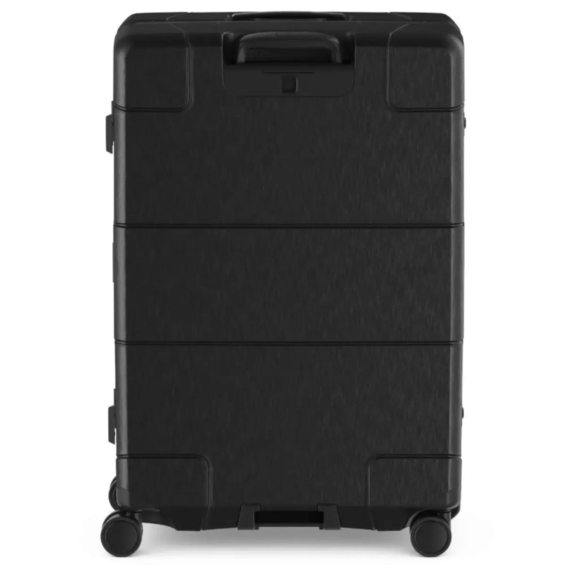 Aluminium frame adds stability to the case that can be felt instantly