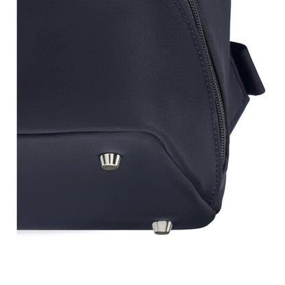 Feet on the base limit touching of dirty surfaces