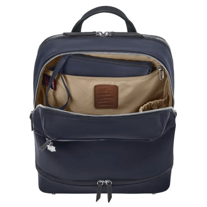 Main compartment with zipped compartment