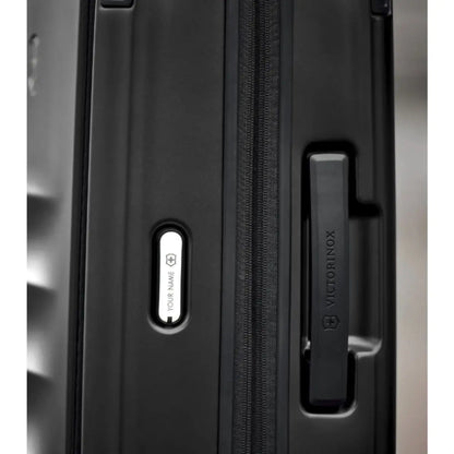 Option for personalization; choose from initial engraving or customize with a personal message