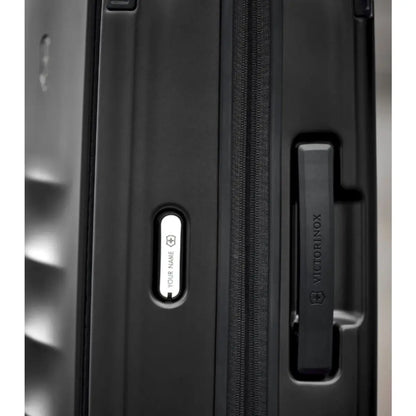 Option for personalization; choose from initial engraving or customize with a personal message