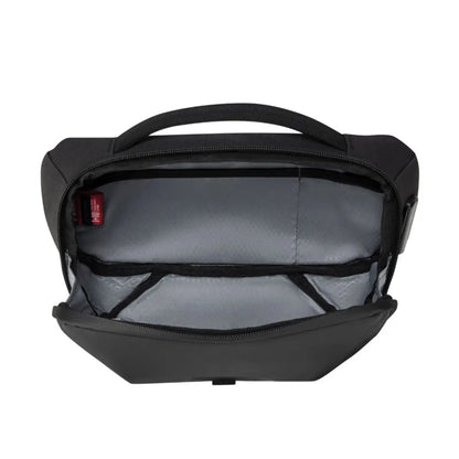 Large main compartment