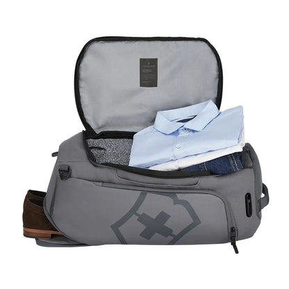 Large main opening for easy packing