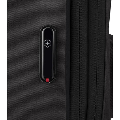 In a few simple steps you can add your own personalised scale to your bag.