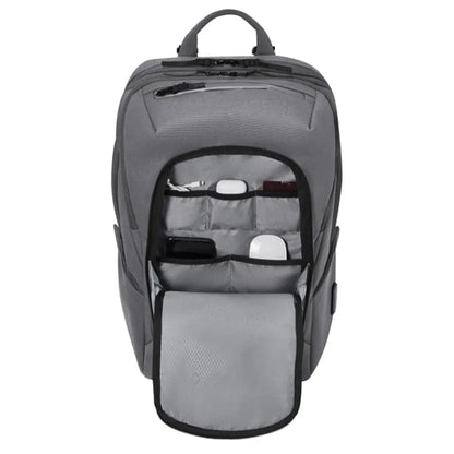 Organisational panel in the front pocket