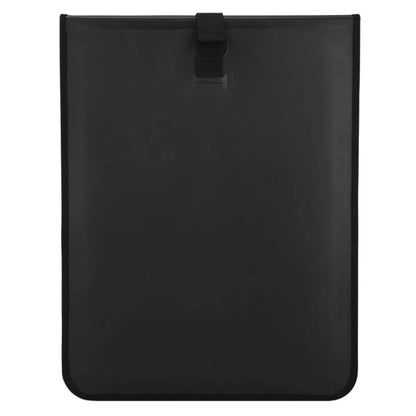 Practical and compact, it is welded as well as coated to repel any accidental coffee spills 