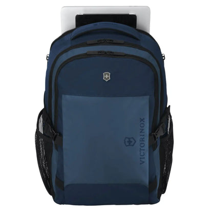 laptop and tablet sections at the rear of the bag