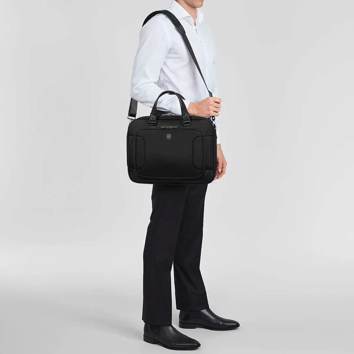 Victorinox Werks Traveler 7.0 Deluxe 15.6’’ Laptop Briefcase - Black
