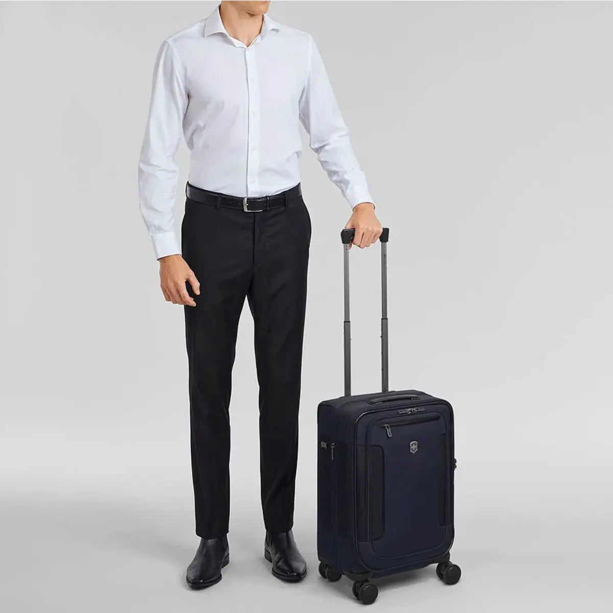 Victorinox Werks Traveller 7.0 - 55 cm Frequent Flyer Carry-On Suitcase - Navy Blue