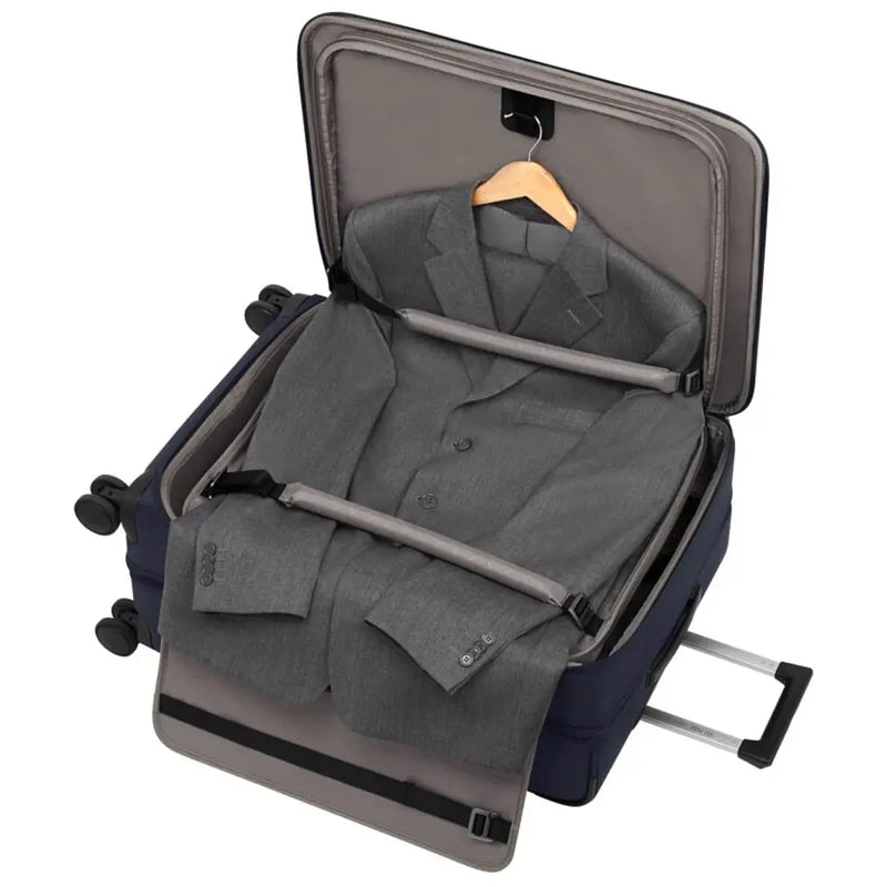 Victorinox Werks Traveller 7.0 - 69 cm Expandable Softside Medium Suitcase - Navy Blue