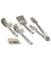 Set includes a serving spoon, slotted spoon, tongs, spatula and a magnetised silicone rubber keeper