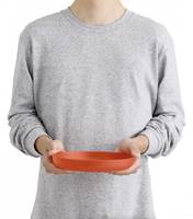 Cool-Grip sidewalls allow you to hold the plate securely, no matter how hot the contents are