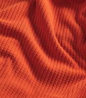 Hollow-core Thermolite® EcoMade fibres are used in a grid-pattern fleece for maximum warmth retention